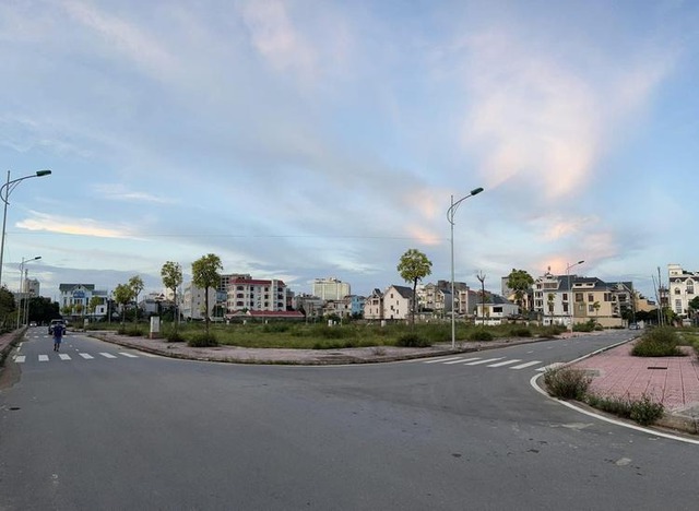 Có Vingroup đổ về làm dự án, giá đất ở nơi này ngang ngửa với đất trung tâm Hà Nội nhưng môi giới khẳng định: "Hiếm chủ nhà chào bán"- Ảnh 1. Có Vingroup đổ về làm dự án, giá đất ở nơi này ngang ngửa với đất trung tâm Hà Nội nhưng môi giới khẳng định: "Hiếm chủ nhà chào bán"- Ảnh 1.