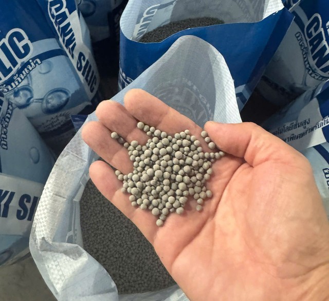 Phát hiện một cơ sở chế biến trái phép 60 tấn sản phẩm cho nuôi trồng thủy sản - Ảnh 1.
