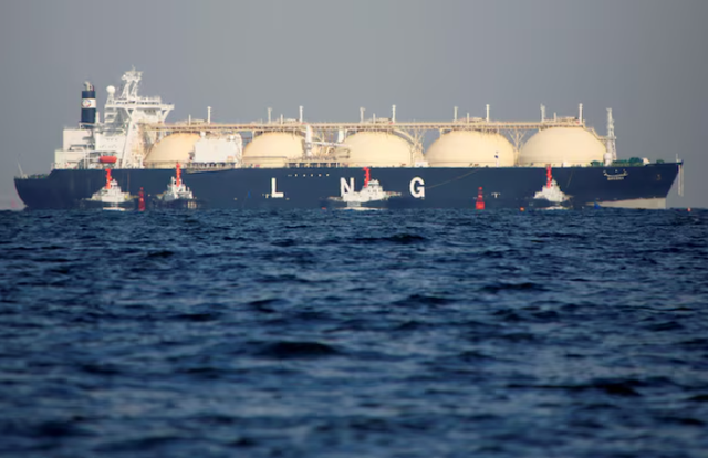 Cứu tinh LNG của châu Âu bất ngờ gặp khó: Vừa ‘chốt đơn’ 160 chuyến hàng để giải quyết thiếu hụt, người dân thường xuyên bị mất điện - Ảnh 1.