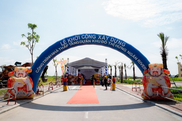 Khu đô thị vốn nước ngoài đầu tiên tại Hải Phòng nằm “im lìm” nhiều năm rồi về tay doanh nghiệp nội, bất ngờ lại có diễn biến mới
- Ảnh 1. Khu đô thị vốn nước ngoài đầu tiên tại Hải Phòng nằm “im lìm” nhiều năm rồi về tay doanh nghiệp nội, bất ngờ lại có diễn biến mới
- Ảnh 1.