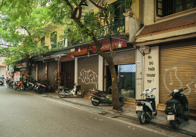 Hàng nghìn hộ kinh doanh tại Hà Nội, TP HCM đóng cửa: Cục Thuế nêu lý do "nhiều người hiểu nhầm quy định" - Ảnh 1.
