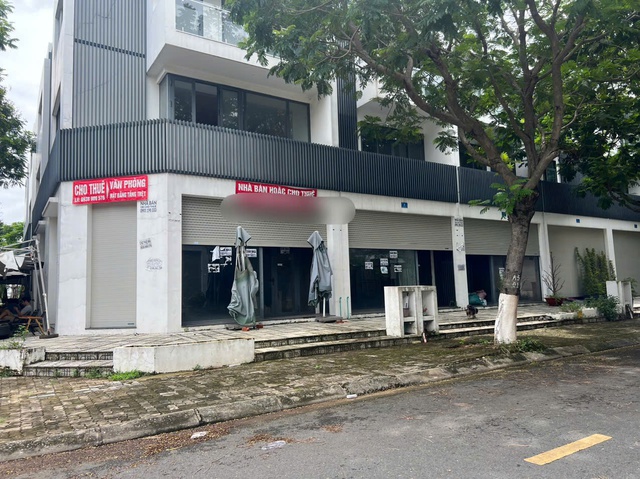 Shophouse triệu đô khu ven Tp.HCM: Chỗ hắt hiu, nơi sôi động, sự thật phía sau ít ai ngờ - Ảnh 2.