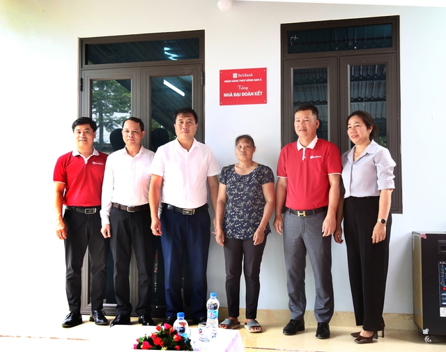SeABank bàn giao 856 căn nhà đại đoàn kết cho tỉnh Hòa Bình - Ảnh 2.