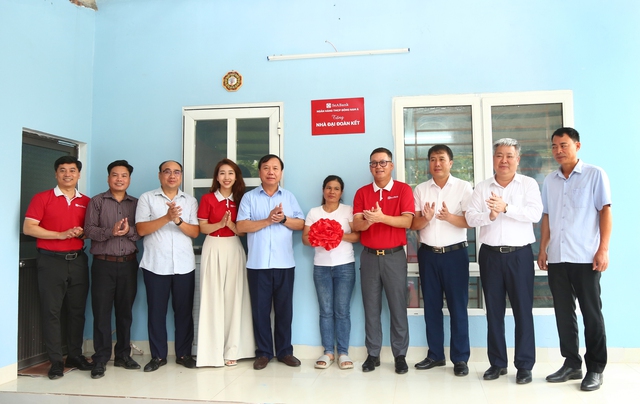 SeABank bàn giao 856 căn nhà đại đoàn kết cho tỉnh Hòa Bình - Ảnh 3.