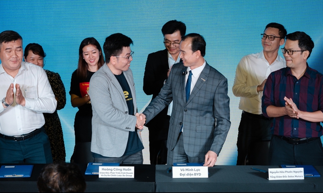 Sau cái bắt tay với Grab, hãng xe điện số một thế giới tiếp tục hợp tác với Be, giảm hàng chục triệu đồng cho các tài xế mua xe điện- Ảnh 1.