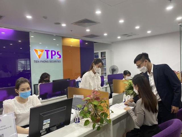 Biến động lớn tại Chứng khoán Tiên Phong: 3 thành viên Hội đồng quản trị xin từ nhiệm trong cùng 1 ngày - Ảnh 1.