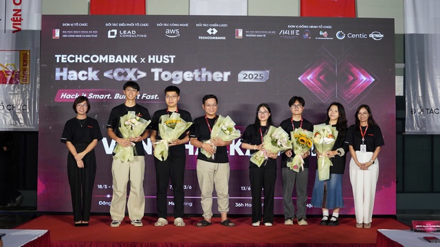 Cuộc thi Hack Together 2025 - cầu nối giữa học thuật, sáng tạo và doanh nghiệp trong thời đại ngân hàng số- Ảnh 2.