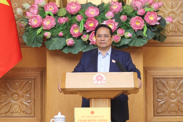 Thủ tướng: Chống tình trạng "đục nước béo cò", đầu cơ vàng, ngoại tệ. - Ảnh 1.