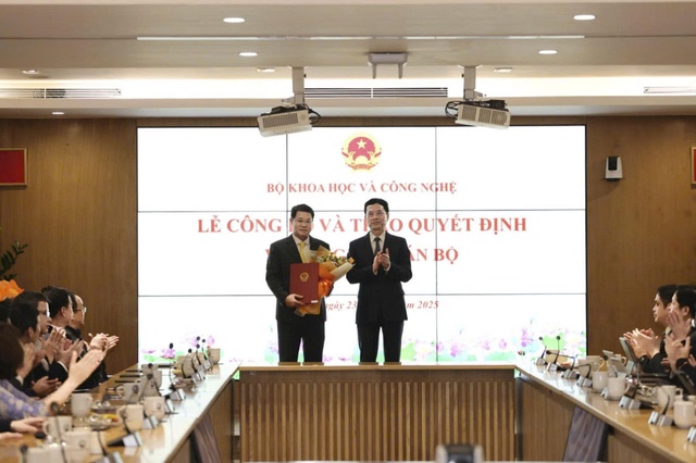 Ông Nguyễn Trường Giang được bổ nhiệm Chủ tịch Hội đồng thành viên của VNPost - Ảnh 1.
