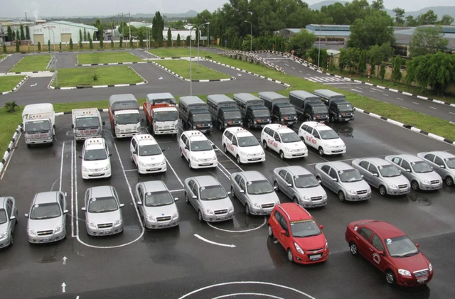 Hơn 73.000 người chưa bằng lái xe chú ý: Hà Nội tổ chức sát hạch giấy phép lái xe từ hôm nay, sau ba tháng gián đoạn - Ảnh 1.