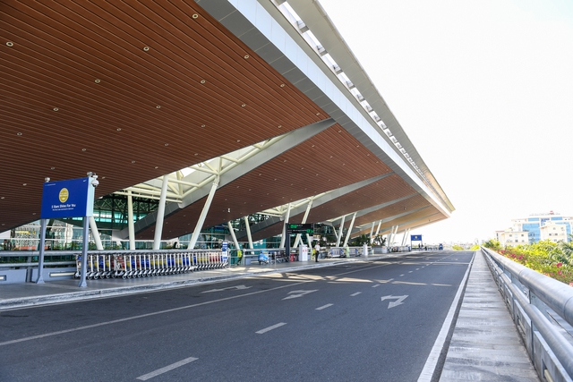 Hai năm liên tiếp đạt chứng nhận 5 sao Skytrax, Sân bay Quốc tế Đà Nẵng tiếp tục củng cố vị trí cửa ngõ hàng không miền Trung với loạt công nghệ hiện đại - Ảnh 4.
