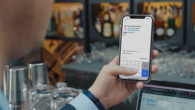 Làm sao để khi bạn bận rộn kiếm tiền, tiền trong tài khoản cũng "bận rộn" sinh lời? - Ảnh 1.