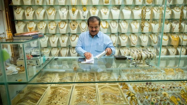 Một quốc gia châu Á 'cuồng vàng' vượt xa Trung Quốc, Ấn Độ: nhập khẩu 100 tấn, giá vàng tăng 80% trong 12 tháng - gấp đôi chuẩn quốc tế - Ảnh 1.