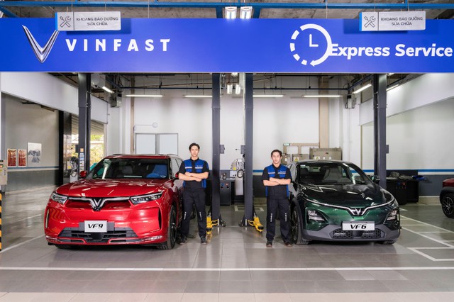 VinFast bất ngờ điều chỉnh chính sách: Bỏ sạc pin lưu động, kéo xe miễn phí tận nơi cho khách hàng- Ảnh 1. VinFast bất ngờ điều chỉnh chính sách: Bỏ sạc pin lưu động, kéo xe miễn phí tận nơi cho khách hàng- Ảnh 1.