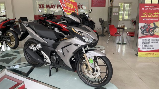 Giá xe máy ở mức thấp hiếm có: Honda Vision, SH, Winner X, Janus... bán dưới mức đề xuất tối đa 23 triệu đồng, tặng kèm đồng hồ xịn xò - Ảnh 4.