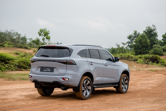 Isuzu mu-X được nâng cấp tại Việt Nam, thêm trang bị, giá từ 928 triệu đồng, có đủ sức cạnh tranh Ford Everest? - Ảnh 4.