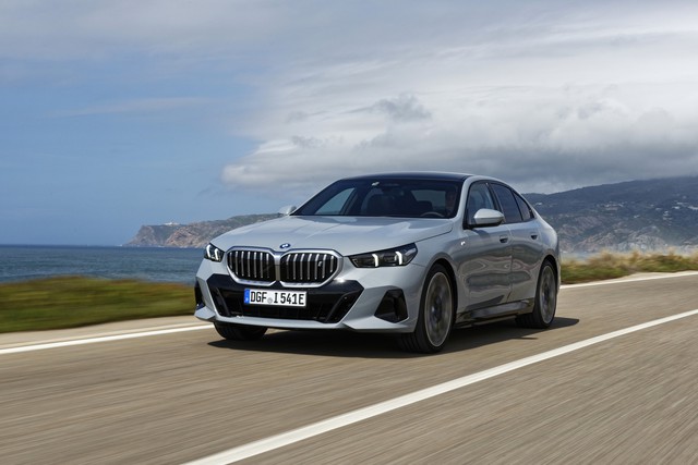 Bộ đôi BMW X3 và 5 Series 2025 ra mắt Việt Nam: Thiết kế mới lạ, công nghệ nâng cấp - vừa ra mắt đã ưu đãi 100 triệu đồng - Ảnh 7.