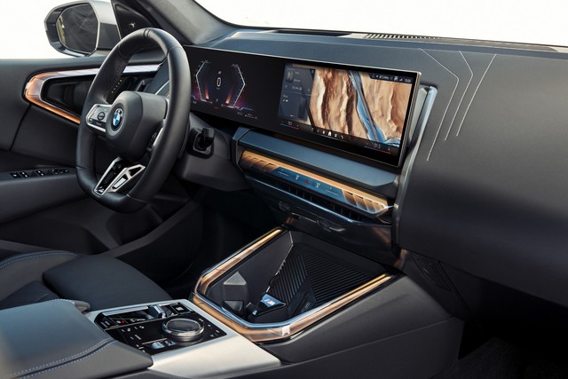 Bộ đôi BMW X3 và 5 Series 2025 ra mắt Việt Nam: Thiết kế mới lạ, công nghệ nâng cấp - vừa ra mắt đã ưu đãi 100 triệu đồng - Ảnh 4.