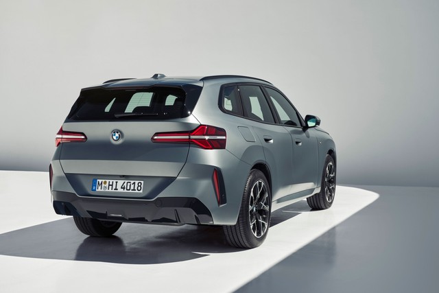 Bộ đôi BMW X3 và 5 Series 2025 ra mắt Việt Nam: Thiết kế mới lạ, công nghệ nâng cấp - vừa ra mắt đã ưu đãi 100 triệu đồng - Ảnh 3.