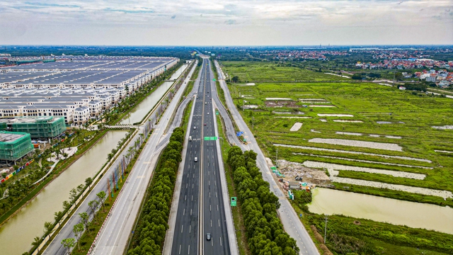 Doanh nghiệp của gia đình Tổng thống Trump vừa đổ bộ, Hưng Yên đã phá vỡ mọi kỷ lục thu hút vốn đầu tư, chỉ trong 5 tháng cao gấp đôi cả năm 2024
- Ảnh 2.