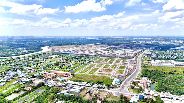 Sức “nóng” đất nền lan rộng từ khu Đông sang khu vực phía Nam TP.HCM, giá bắt đầu tăng - Ảnh 1.