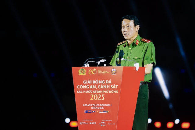 Lễ khai mạc Giải bóng đá Công an, Cảnh sát các nước ASEAN mở rộng 2025: “Bản hòa ca của thể thao, nghệ thuật và tình hữu nghị” - Ảnh 2.