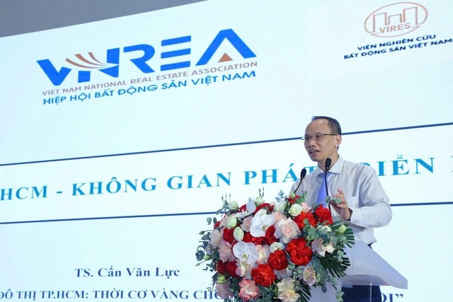 TS. Cấn Văn Lực: TP.HCM cần học cách quản lý như Seoul, xây đô thị như Thượng Hải, nhìn vào Thâm Quyến và Mumbai để phát triển
- Ảnh 2. TS. Cấn Văn Lực: TP.HCM cần học cách quản lý như Seoul, xây đô thị như Thượng Hải, nhìn vào Thâm Quyến và Mumbai để phát triển
- Ảnh 2.