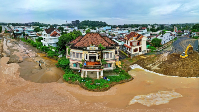 Đồng Nai bất ngờ “nắn” tuyến đường dài 5 km để giữ lại biệt thự cổ 100 năm tuổi- Ảnh 1.