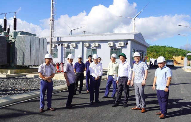 Trải qua nhiều khó khăn, nhà máy điện gió 1.500 tỷ đồng chuẩn bị đi vào hoạt động- Ảnh 1. Trải qua nhiều khó khăn, nhà máy điện gió 1.500 tỷ đồng chuẩn bị đi vào hoạt động- Ảnh 1.