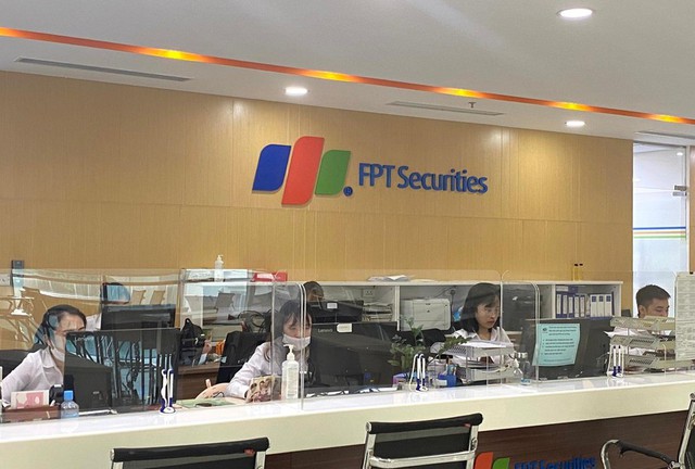 Chủ tịch HĐQT FPTS từ nhiệm việc kiêm nhiệm Phó Tổng giám đốc - Ảnh 1.