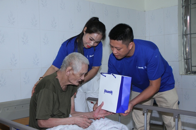 Vinamilk ‘viết tiếp câu chuyện hòa bình’ bằng tranh và hành động - Ảnh 5.