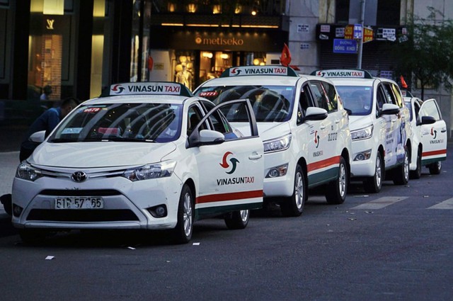 Quyết tâm lớn của Vinasun khi thị phần chỉ còn 2,3% và doanh thu teo tóp: Vay hàng trăm tỷ mua 550 xe hybrid - Ảnh 1.