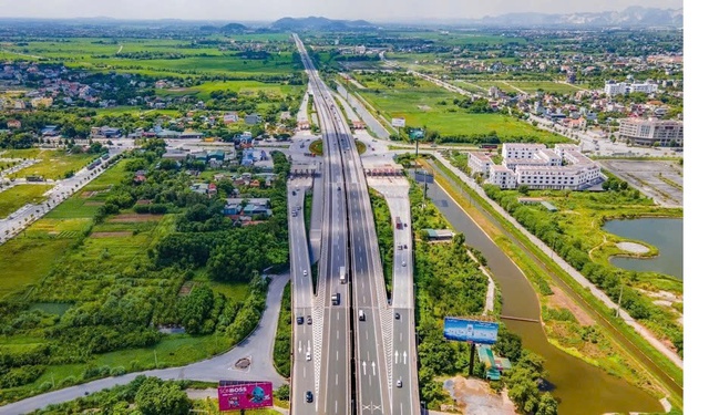 Sau nhà phố, biệt thự đến lượt đất nền phía Tây chạy đua bung hàng, cả thị trường địa ốc đang sợ lỡ nhịp “sóng” mạnh nhất năm 2025? - Ảnh 2.