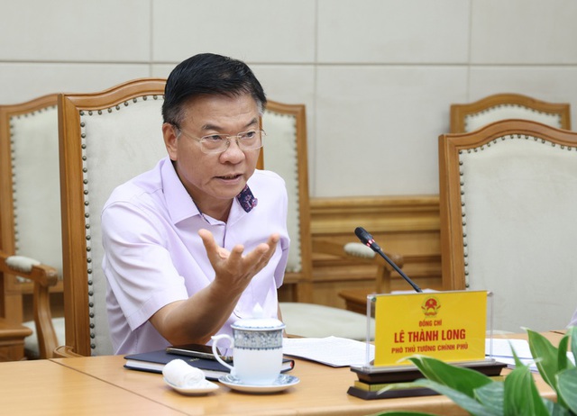 Phó Thủ tướng Lê Thành Long: Agribank cần nghiên cứu kỹ các ý kiến về cổ phần hóa, áp dụng sớm một số tiêu chuẩn trong lĩnh vực ngân hàng - Ảnh 1.