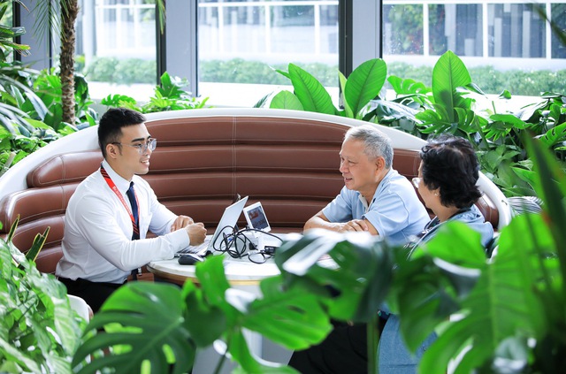 Techcombank tham gia mảng bảo hiểm nhân thọ, liệu "ông lớn" ngành ngân hàng có tạo nên những khác biệt như Zero Fee hay Sinh Lời Tự Động? - Ảnh 2.