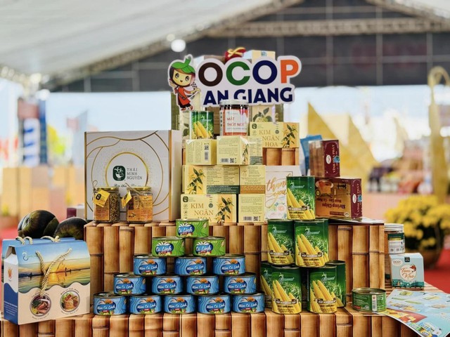 Vietnam Ocopex 2025 quy tụ 300 gian hàng, kết nối xuất khẩu sản phẩm OCOP- Ảnh 1. Vietnam Ocopex 2025 quy tụ 300 gian hàng, kết nối xuất khẩu sản phẩm OCOP- Ảnh 1.