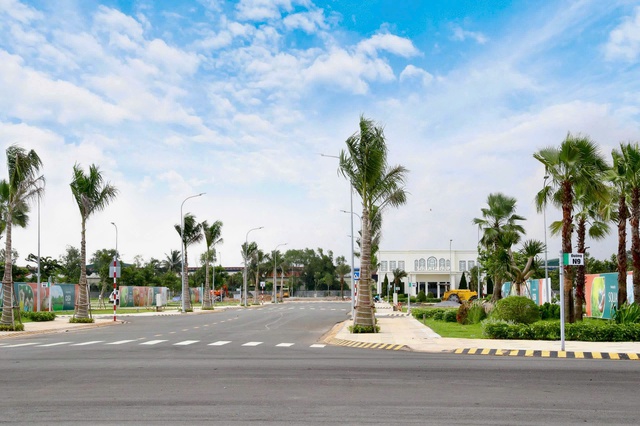 Sau nhà phố, biệt thự đến lượt đất nền phía Tây chạy đua bung hàng, cả thị trường địa ốc đang sợ lỡ nhịp “sóng” mạnh nhất năm 2025? - Ảnh 1.