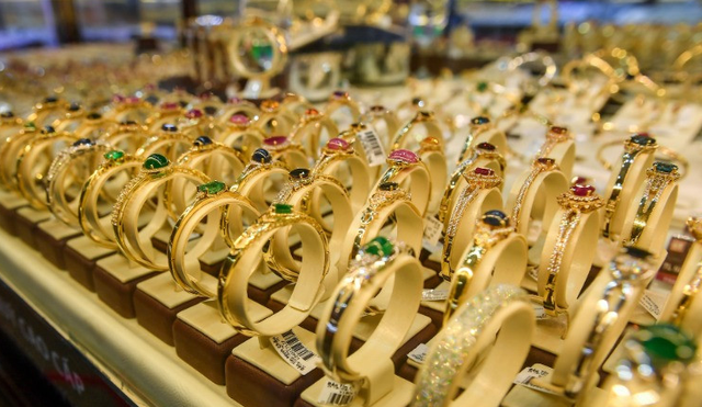 Cập nhật giá vàng hôm nay ngày 4/7: Vàng SJC 'quay đầu' giảm 400.000 đồng/lượng - Ảnh 1.