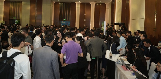 Bất động sản phản ứng tích cực hậu sáp nhập: Doanh nghiệp hồ hởi bung hàng, người mua sẵn lòng “mở hầu bao”- Ảnh 1. Bất động sản phản ứng tích cực hậu sáp nhập: Doanh nghiệp hồ hởi bung hàng, người mua sẵn lòng “mở hầu bao”- Ảnh 1.