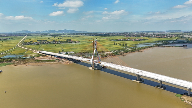 Hải Phòng và Bắc Ninh đón tin vui: Cầu dây văng nghìn tỷ, kết nối 2 địa phương chính thức được thông xe- Ảnh 2. Hải Phòng và Bắc Ninh đón tin vui: Cầu dây văng nghìn tỷ, kết nối 2 địa phương chính thức được thông xe- Ảnh 2.