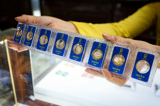 Cập nhật giá vàng hôm nay ngày 7/7: Vàng SJC giảm 400.000 đồng/lượng - Ảnh 1.