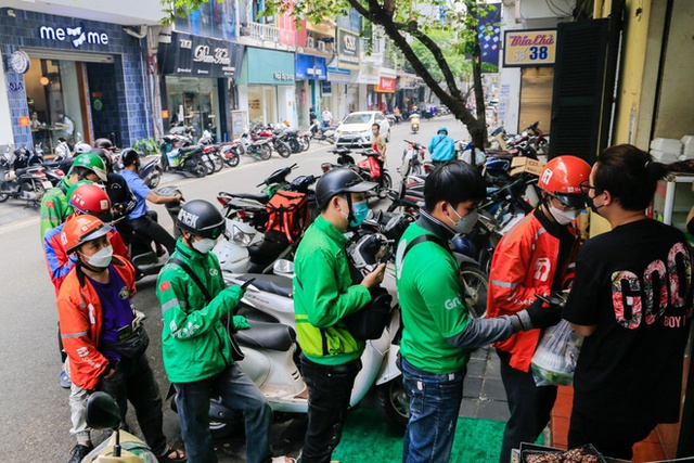 Người Việt chủ yếu gọi ship đồ ăn trưa, riêng người trẻ lại thích ship đồ ăn đêm - Ảnh 1.