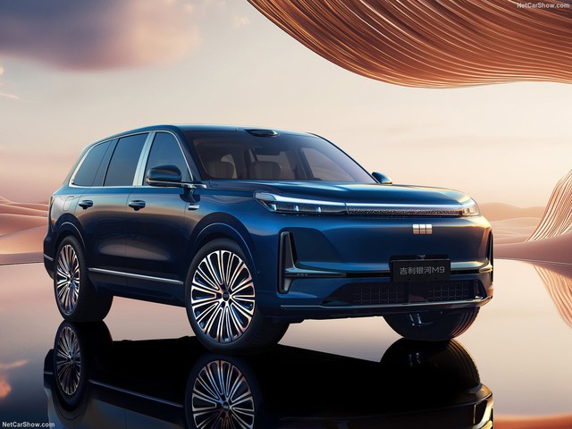 Hãng xe xây nhà máy 20.000 tỷ tại Việt Nam ra mắt SUV ngang cỡ Maybach GLS: chỉ 'ăn' xăng 4,8 lít/100 km, chạy full nhiên liệu 1.500 km - Ảnh 2.