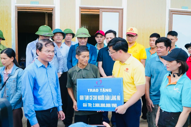 Vingroup lần đầu công bố số liệu từ thiện: Đã giải ngân 30.000 tỷ đồng sau 32 năm hoạt động, một nửa qua Quỹ Thiện Tâm - Ảnh 1.