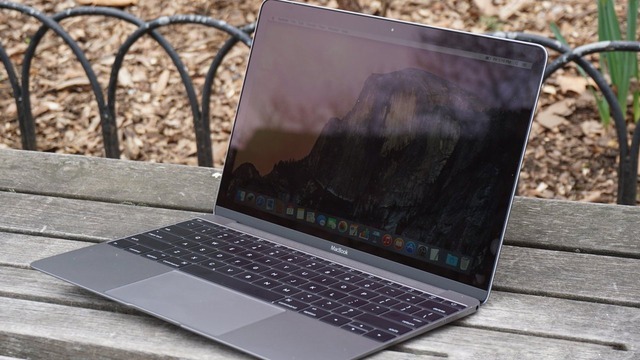 Apple sắp ra mắt MacBook giá 600 USD - Ảnh 1.