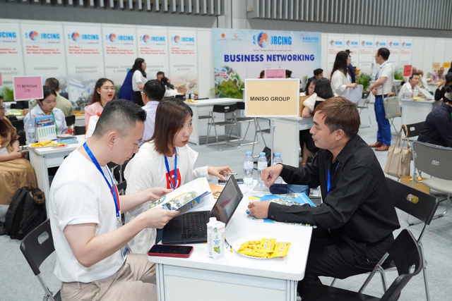 Chưa từng có: 300 đoàn thu mua từ 60 quốc gia sẽ đến Việt Nam, hơn 3.000 cuộc B2B đã hẹn trước, "ông lớn" H&M cử đại diện cấp cao góp mặt - Ảnh 2.