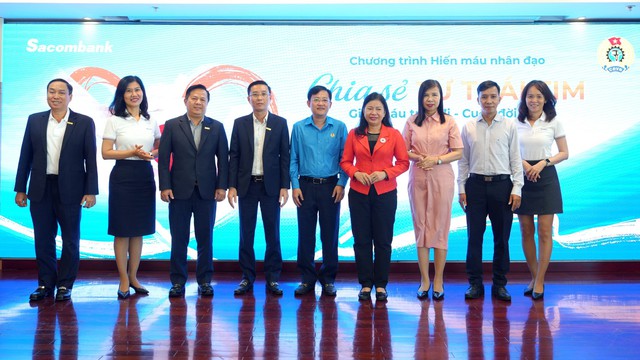 Sacombank tiếp nối hành trình "Chia sẻ từ trái tim" 2025 - Ảnh 1.