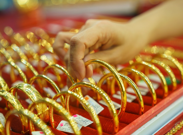 Cập nhật giá vàng hôm nay ngày 22/8: Vàng nhẫn tăng 200.000 đồng/lượng - Ảnh 1.