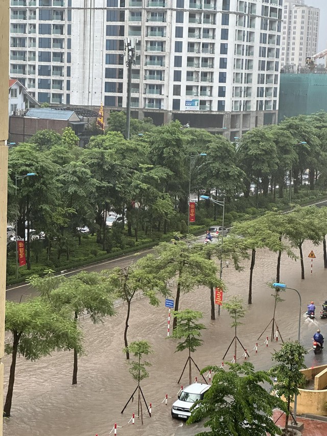 Khu nhà giàu Ciputra hễ mưa là ngập trong "biển nước" nhưng giá biệt thự vài trăm tỷ/căn - Ảnh 3.