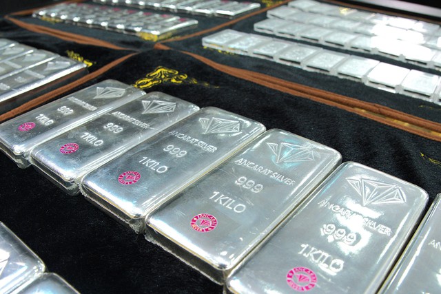Giá bạc quay đầu giảm nhẹ - Ảnh 1.